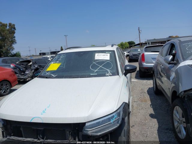 3VVCB7AX1NM078210 Volkswagen Tiguan