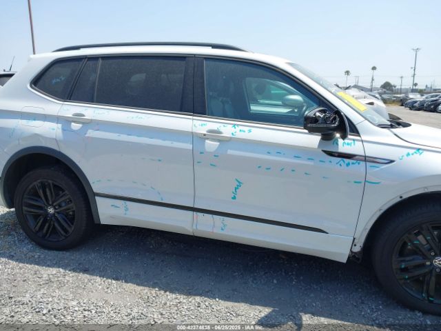3VVCB7AX1NM078210 Volkswagen Tiguan