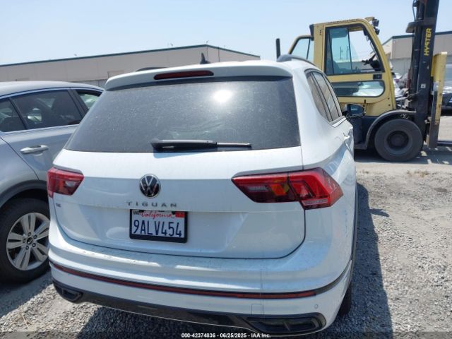 3VVCB7AX1NM078210 Volkswagen Tiguan