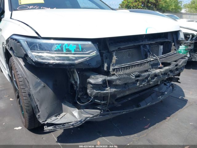 3VVCB7AX1NM078210 Volkswagen Tiguan
