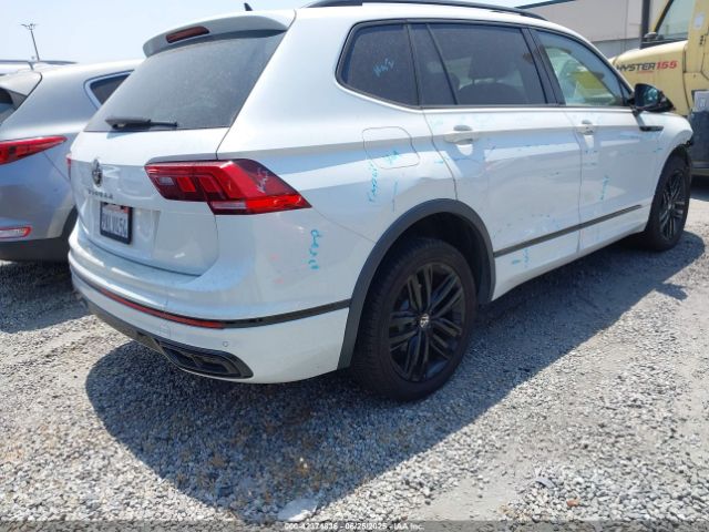 3VVCB7AX1NM078210 Volkswagen Tiguan