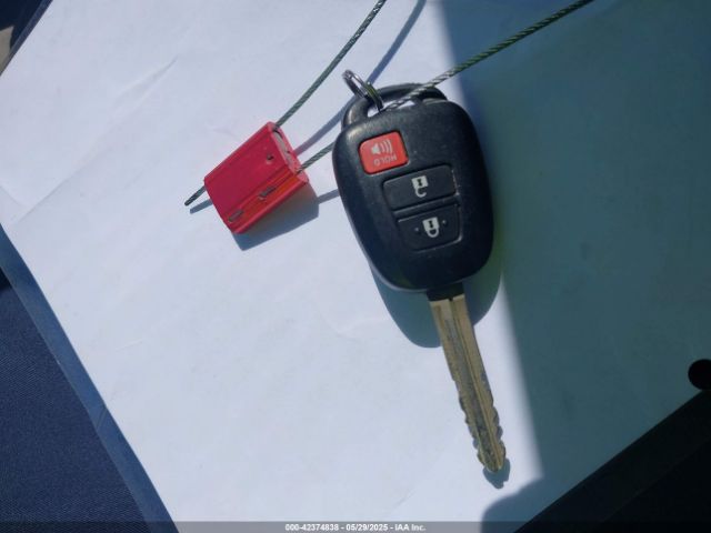 JTMZFREV7FJ047981 Toyota RAV4 LE
