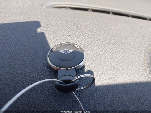 2008 MINI COOPER WMWMF33528TT64971 Photo 10
