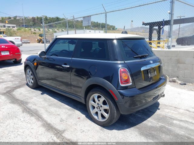 2008 MINI COOPER WMWMF33528TT64971 Photo 2
