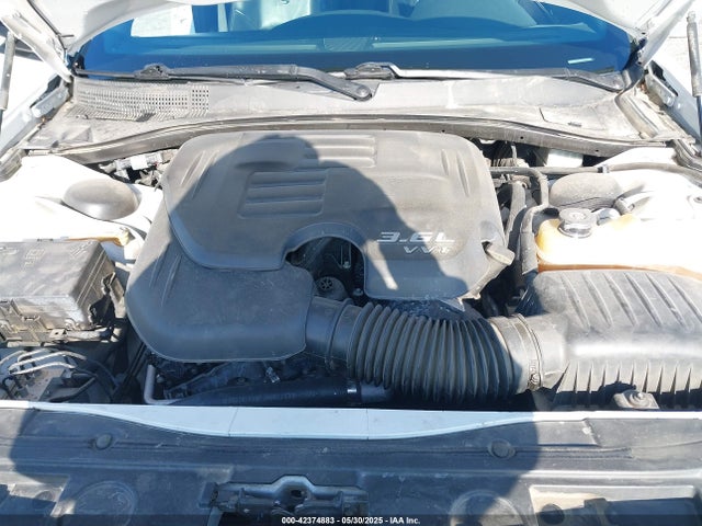 Chrysler 2018 2018 2C3CCAGG1JH267517 Image 10