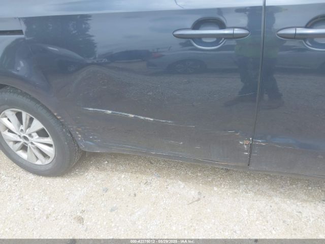 KNDMB5C14G6191247 KIA SEDONA LX