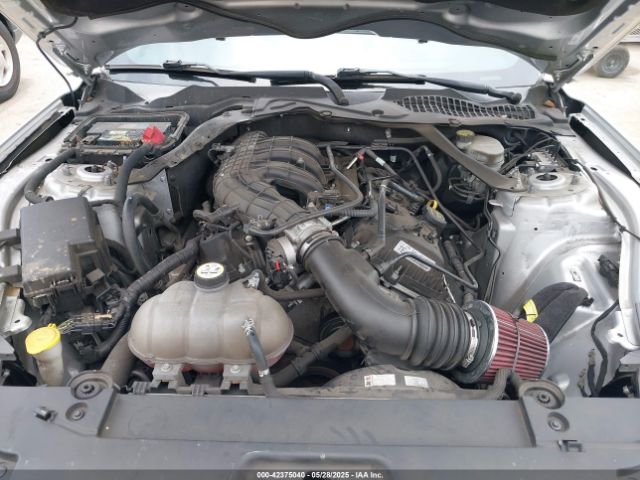 1FATP8EM5F5418946 Ford Mustang V6