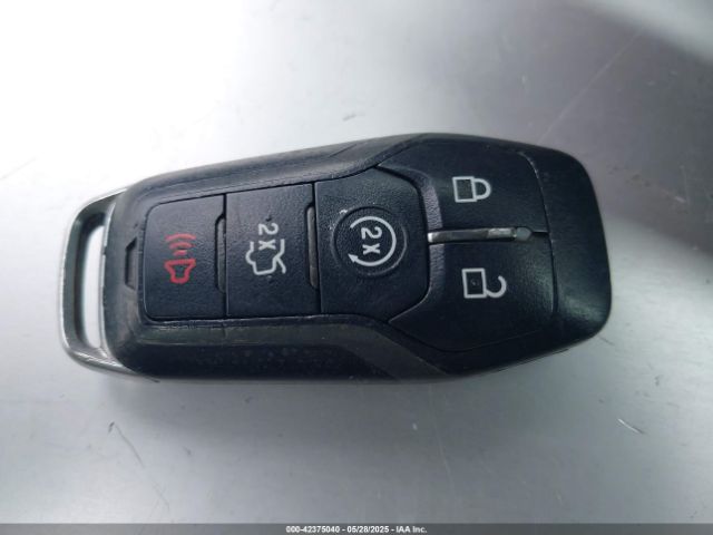 1FATP8EM5F5418946 Ford Mustang V6