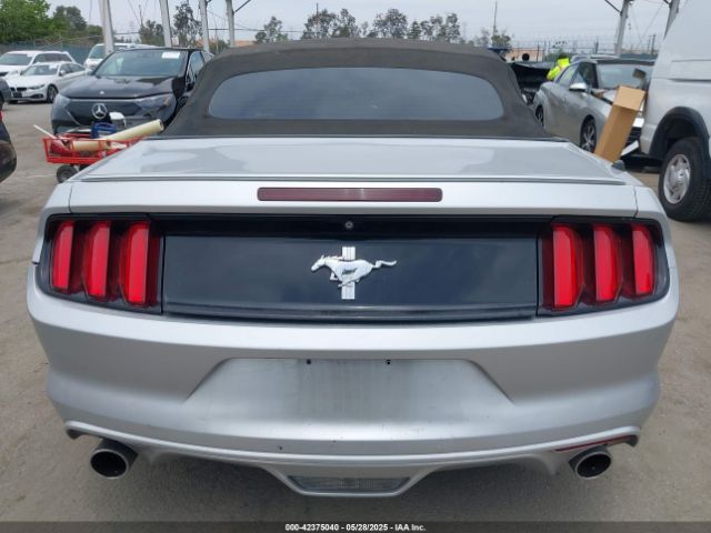 1FATP8EM5F5418946 Ford Mustang V6