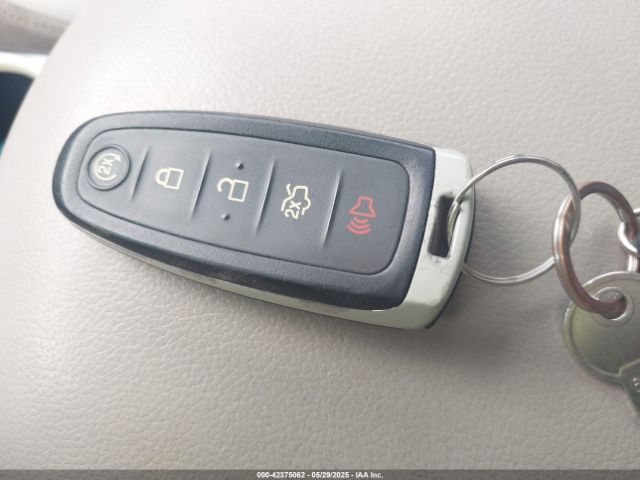 1FMCU0JX4EUB29058 Ford Escape Titanium
