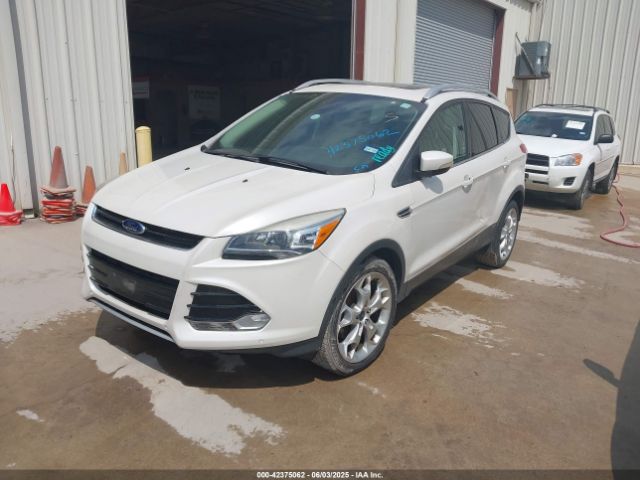 1FMCU0JX4EUB29058 Ford Escape Titanium
