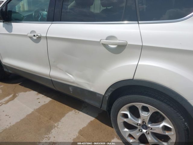 1FMCU0JX4EUB29058 Ford Escape Titanium