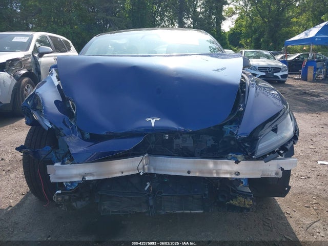 5YJ3E1EB9SF885625 Tesla 2025