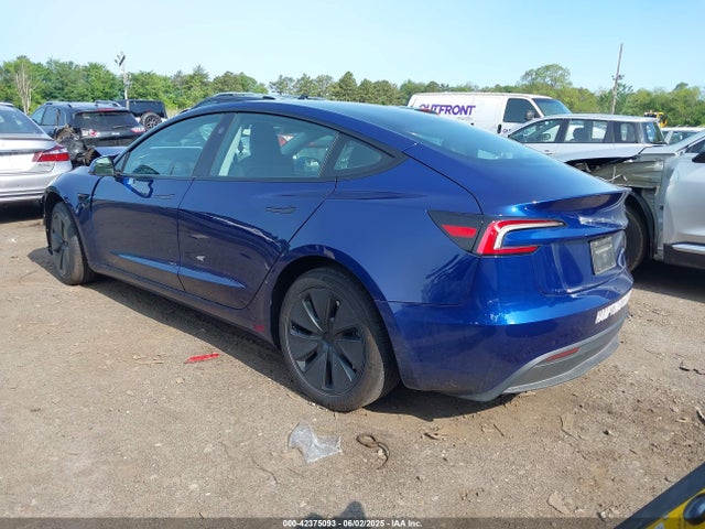 2025 TESLA MODEL 3 5YJ3E1EB9SF885625 Photo 2