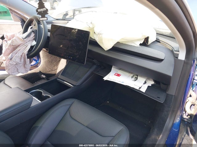 2025 TESLA MODEL 3 5YJ3E1EB9SF885625 Photo 4