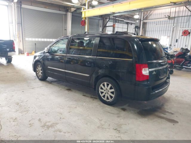 2011 CHRYSLER TOWN & COUNTRY 2A4RR8DG5BR746207 Photo 2