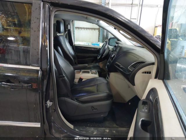 2011 CHRYSLER TOWN & COUNTRY 2A4RR8DG5BR746207 Photo 4