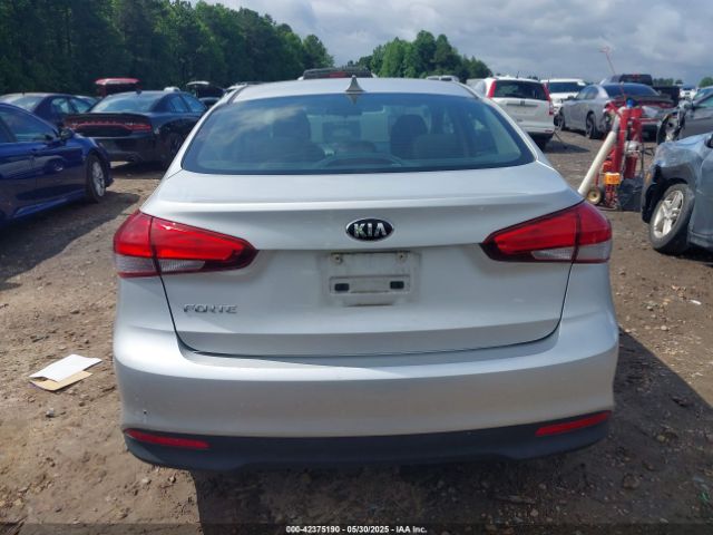 3KPFK4A70JE193265 KIA FORTE LX