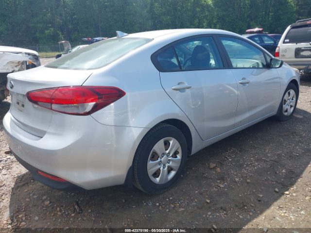3KPFK4A70JE193265 KIA FORTE LX