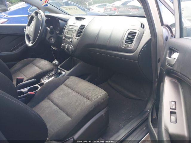 3KPFK4A70JE193265 KIA FORTE LX