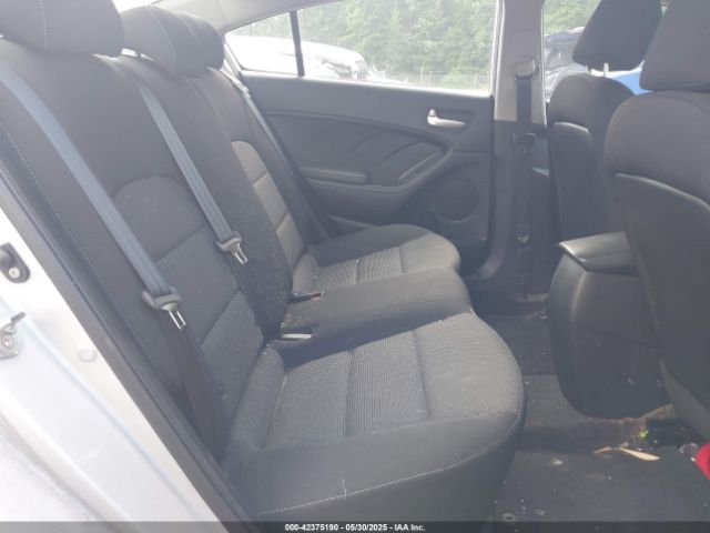 3KPFK4A70JE193265 KIA FORTE LX