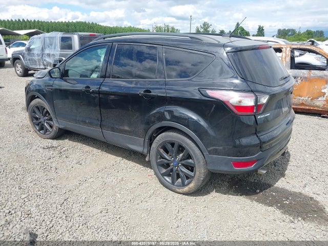 1FMCU9G9XHUD59608 Ford 2017