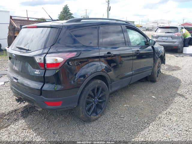 1FMCU9G9XHUD59608 Ford 2017