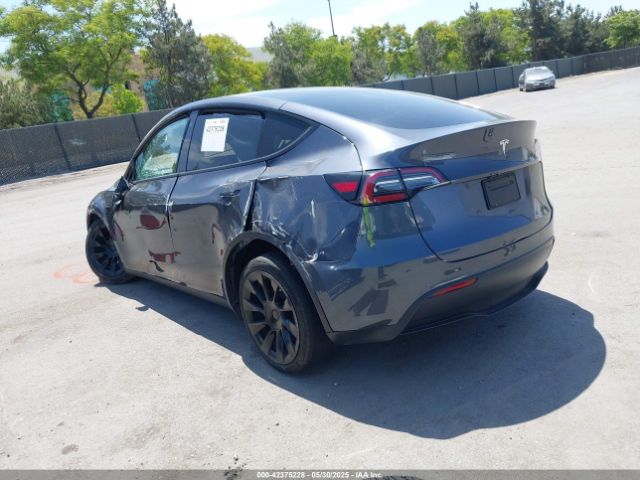 2022 TESLA MODEL Y 7SAYGDEEXNF351701 Photo 2