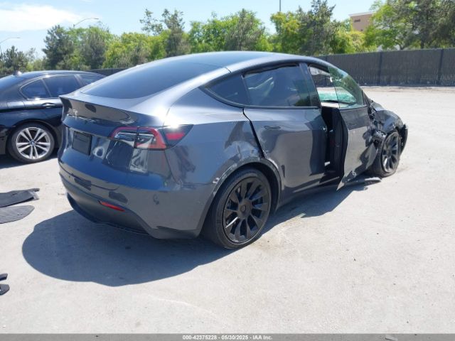 2022 TESLA MODEL Y 7SAYGDEEXNF351701 Photo 3