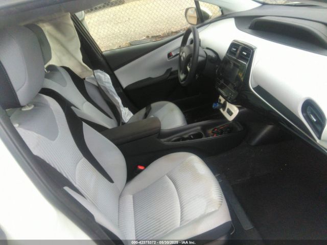 JTDKBRFU8G3008583 Toyota Prius Two