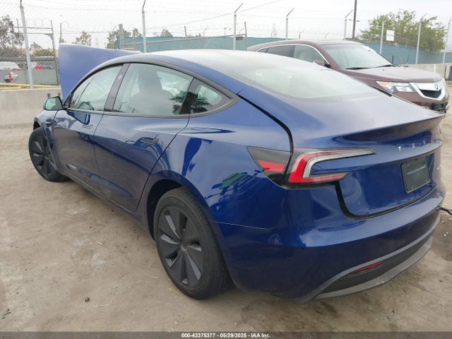 2025 TESLA MODEL 3 5YJ3E1EB5SF939258 Photo 2