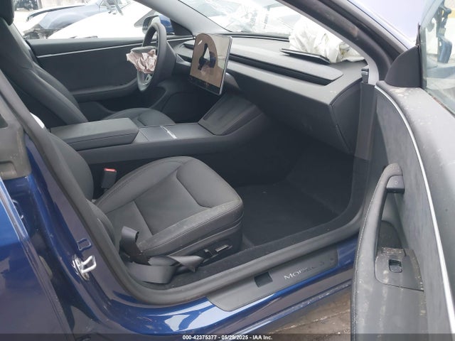 2025 TESLA MODEL 3 5YJ3E1EB5SF939258 Photo 4