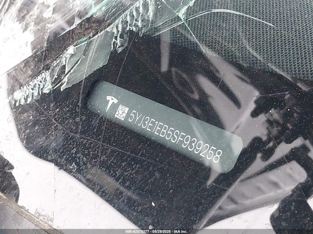 2025 TESLA MODEL 3 5YJ3E1EB5SF939258 Photo 8