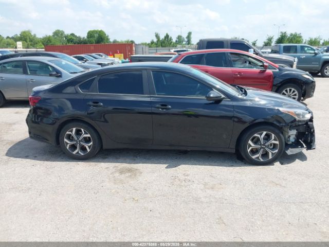 3KPF24ADXKE091799 KIA Forte Lxs