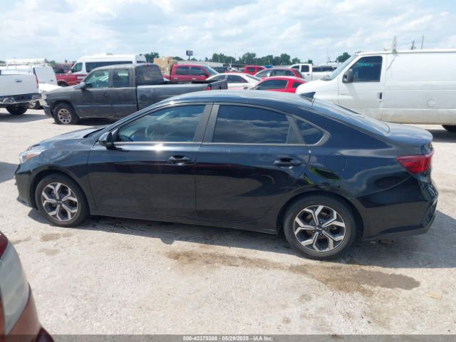 3KPF24ADXKE091799 KIA Forte Lxs