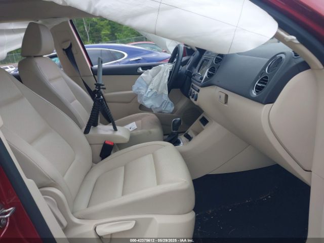 2016 VOLKSWAGEN TIGUAN WVGBV7AX8GW003889 Photo 4