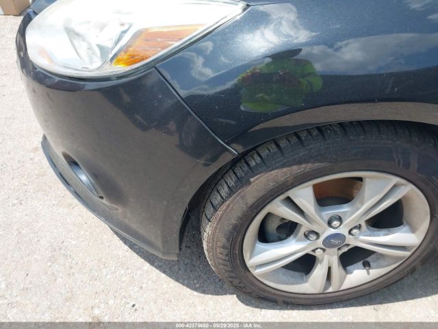 1FADP3F28EL460235 Ford FOCUS SE