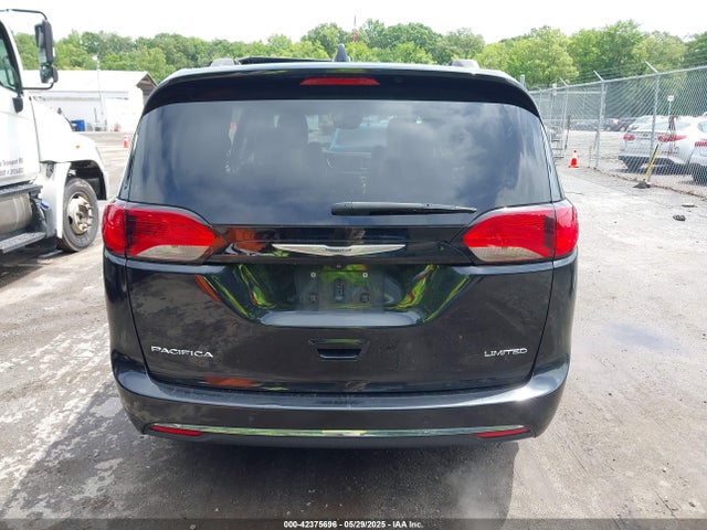 Chrysler Pacifica Limited 2017 2C4RC1GG3HR566162 Image 16