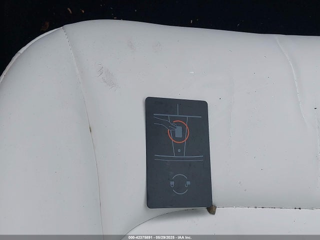 2023 TESLA MODEL 3 5YJ3E1EB0PF389992 Photo 10