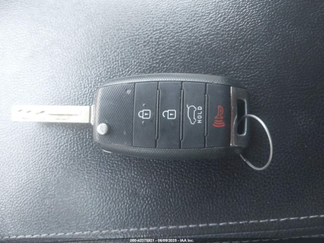 5XYPGDA32GG053149 KIA Sorento 2.4l Lx