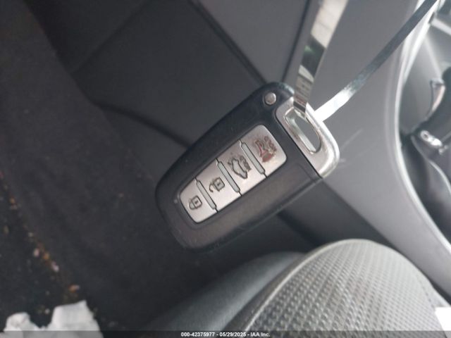 5NPEC4AC1EH906259 Hyundai SONATA SE
