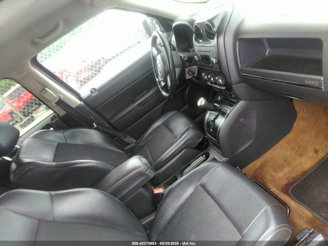 1C4NJPBA0GD716594 Jeep Patriot Sport Se