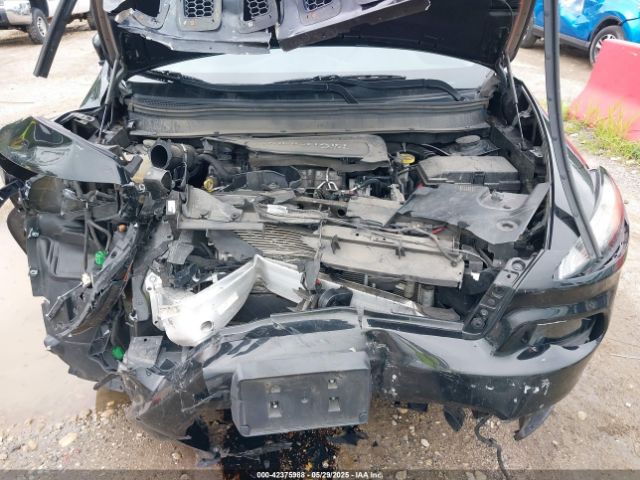 1C4PJLCB9JD527975 Jeep Cherokee Latitude Fwd
