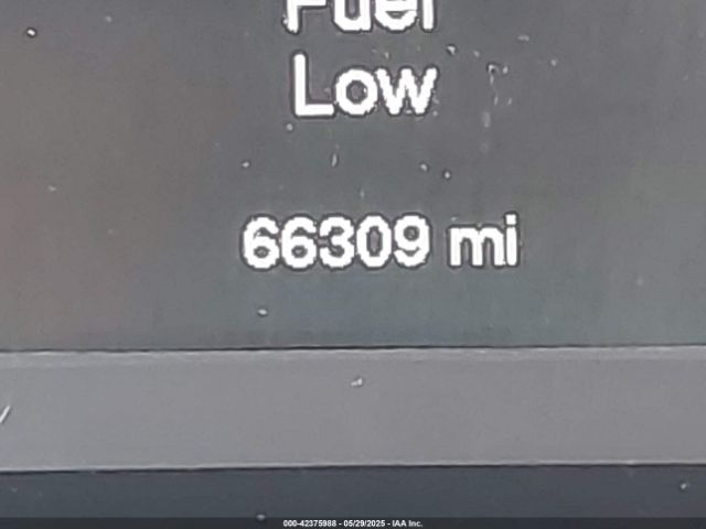 1C4PJLCB9JD527975 Jeep Cherokee Latitude Fwd
