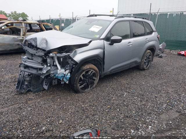 Subaru Forester Limited 2025 JF2SLDRC4SH416319 Image 2
