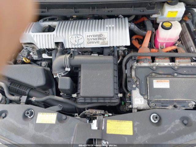 JTDZN3EU5E3316408 Toyota Prius V Three