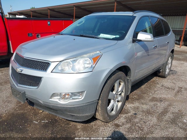 Chevrolet Traverse 1lt 2017 1GNKRGKD7HJ182817 Image 2