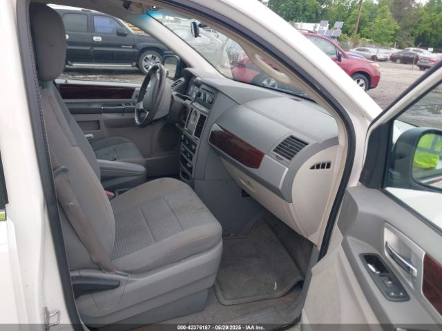 2010 CHRYSLER TOWN & COUNTRY 2A4RR5DX5AR343664 Photo 4