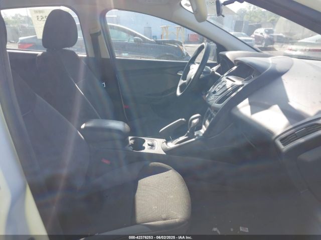 1FADP3F22EL404484 Ford FOCUS SE