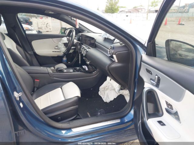 2019 MERCEDES-BENZ A 220 WDD3G4FB2KW019020 Photo 4